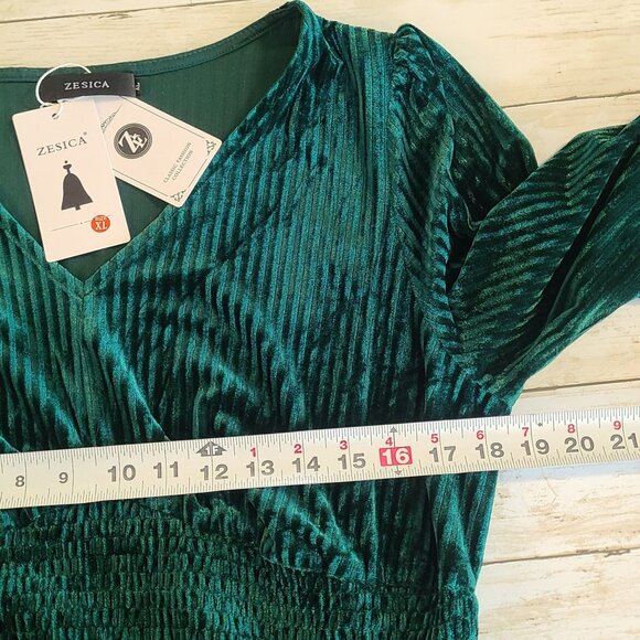 Zesica Emerald Green Velvet Midi Dress Pleated Vneck NEW Wicked Oz Cosplay XL - Picture 6 of 10